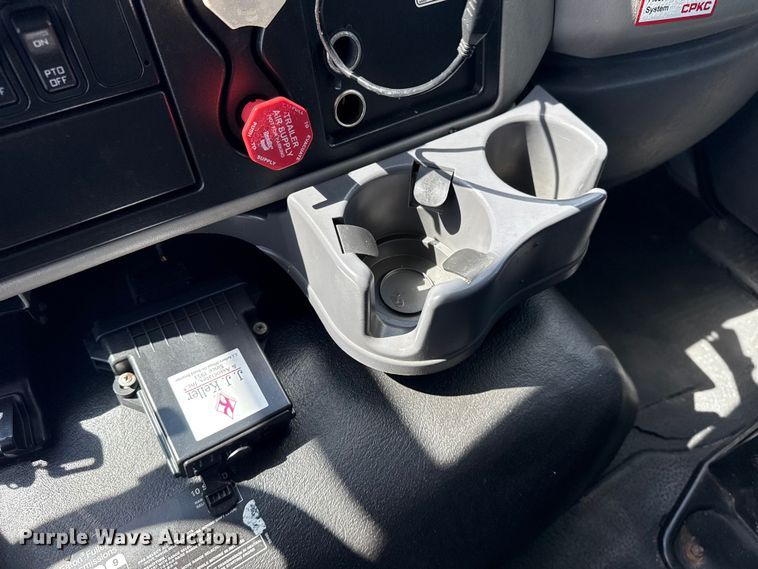 image for item NU9684 2012 International 7600 Crew Cab crane truck