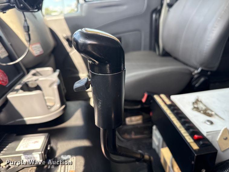 image for item NU9684 2012 International 7600 Crew Cab crane truck