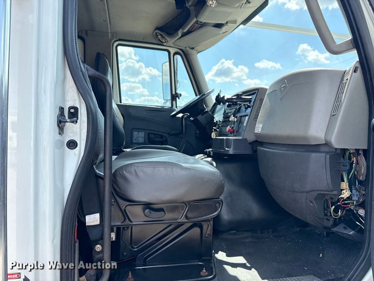 image for item NU9684 2012 International 7600 Crew Cab crane truck