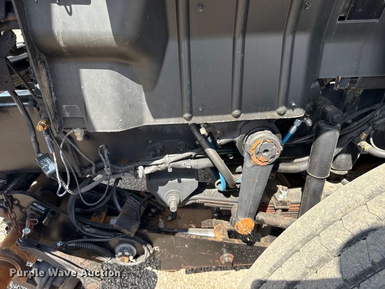 image for item NU9684 2012 International 7600 Crew Cab crane truck