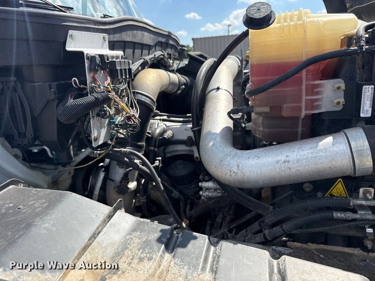 image for item NU9684 2012 International 7600 Crew Cab crane truck