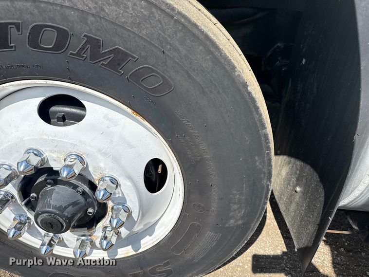 image for item NU9684 2012 International 7600 Crew Cab crane truck