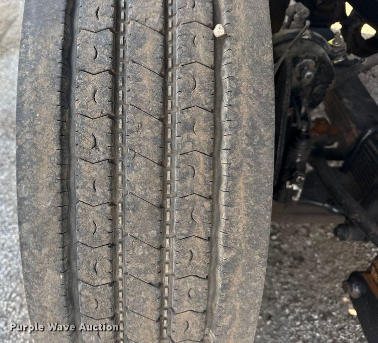 image for item NU9684 2012 International 7600 Crew Cab crane truck