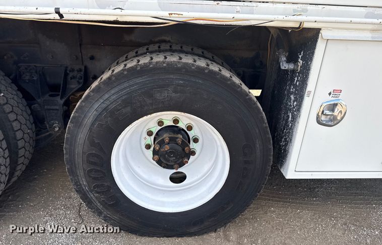 image for item NU9684 2012 International 7600 Crew Cab crane truck