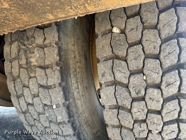 image for item NU9684 2012 International 7600 Crew Cab crane truck