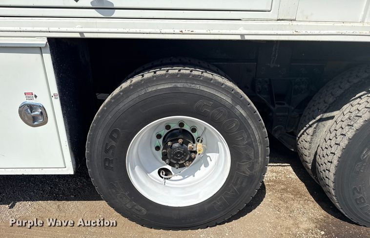 image for item NU9684 2012 International 7600 Crew Cab crane truck