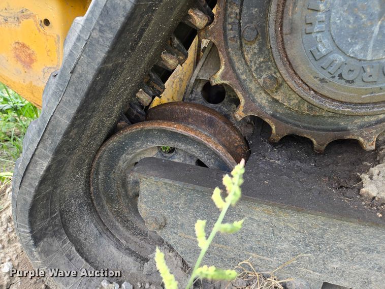 image for item OC9795 2013 John Deere 329E tracked skid steer loader