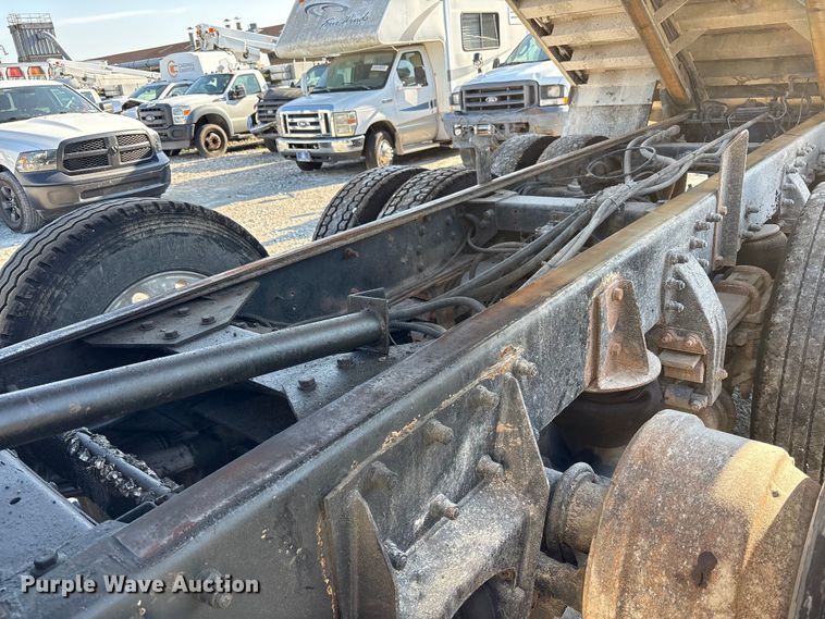 image for item YA0861 2000 Peterbilt 379 dump truck