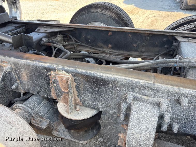 image for item YA0861 2000 Peterbilt 379 dump truck