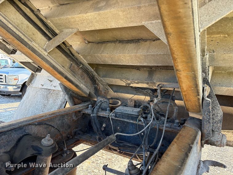 image for item YA0861 2000 Peterbilt 379 dump truck