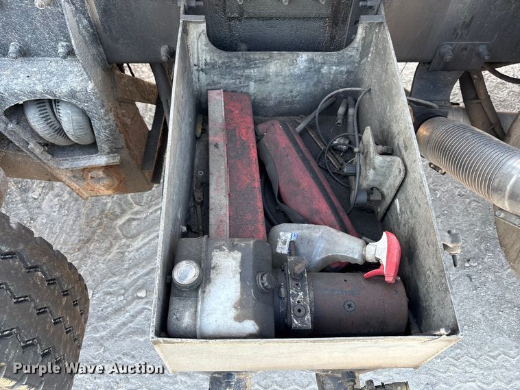 image for item YA0861 2000 Peterbilt 379 dump truck