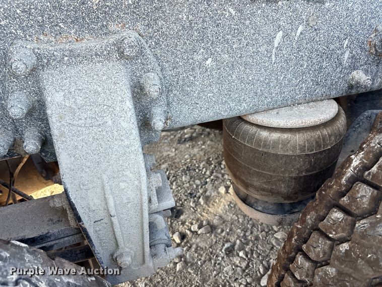 image for item YA0861 2000 Peterbilt 379 dump truck