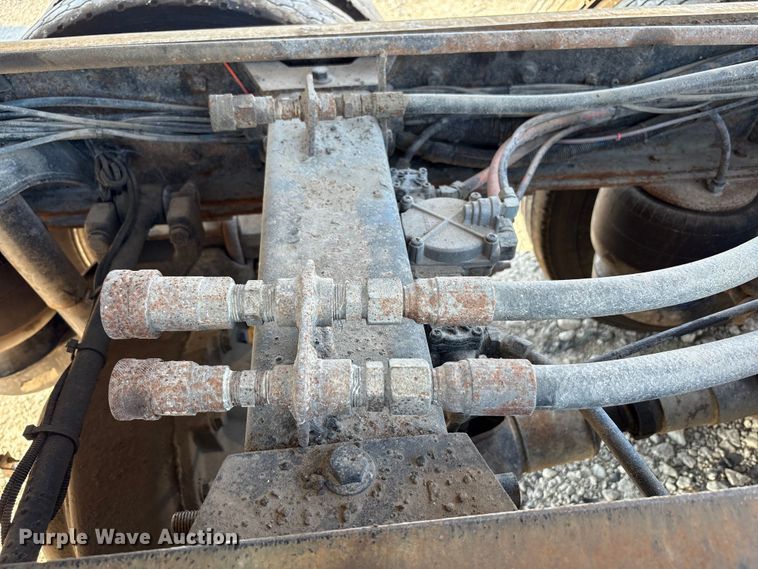 image for item YA0861 2000 Peterbilt 379 dump truck