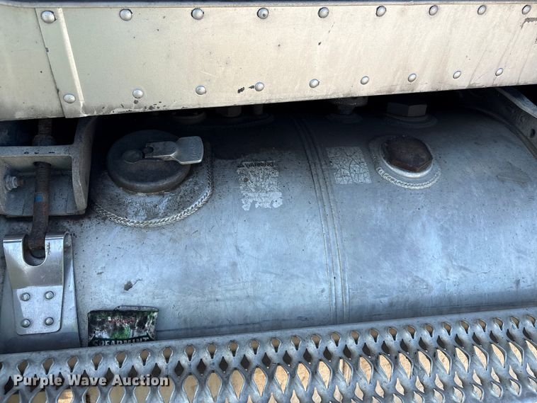 image for item YA0861 2000 Peterbilt 379 dump truck