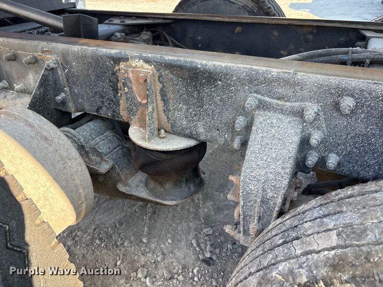 image for item YA0861 2000 Peterbilt 379 dump truck