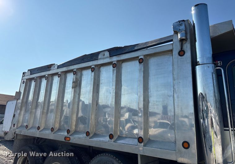 image for item YA0861 2000 Peterbilt 379 dump truck