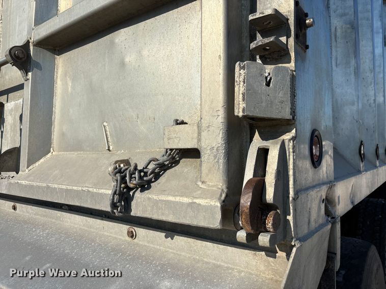 image for item YA0861 2000 Peterbilt 379 dump truck