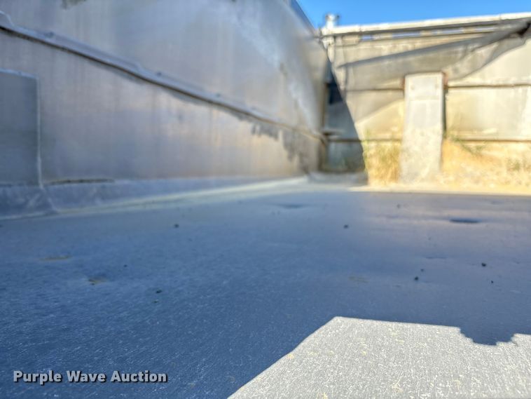 image for item YA0861 2000 Peterbilt 379 dump truck