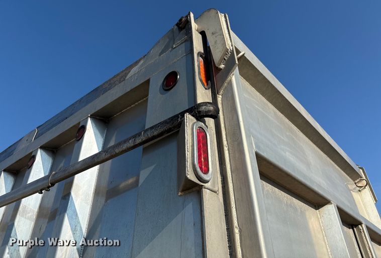 image for item YA0861 2000 Peterbilt 379 dump truck