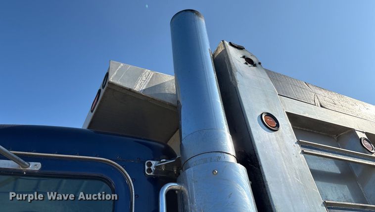 image for item YA0861 2000 Peterbilt 379 dump truck