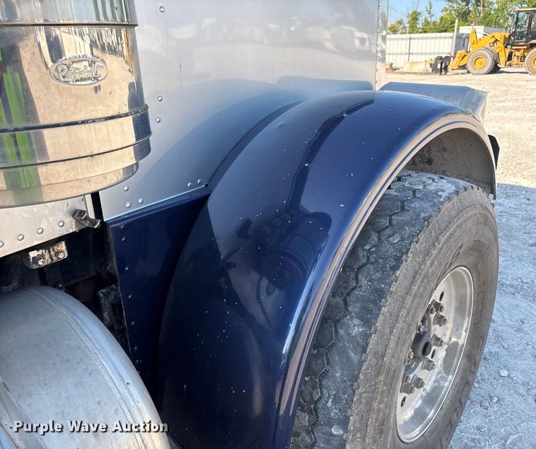 image for item YA0861 2000 Peterbilt 379 dump truck