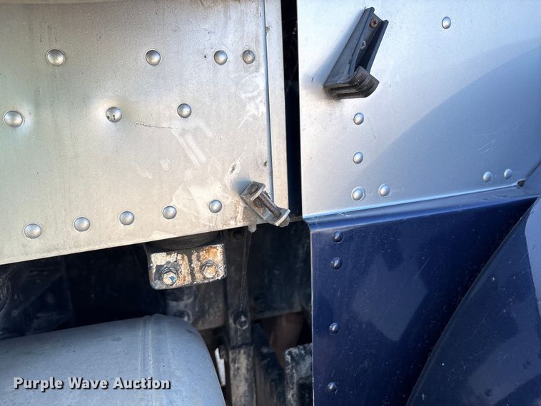 image for item YA0861 2000 Peterbilt 379 dump truck