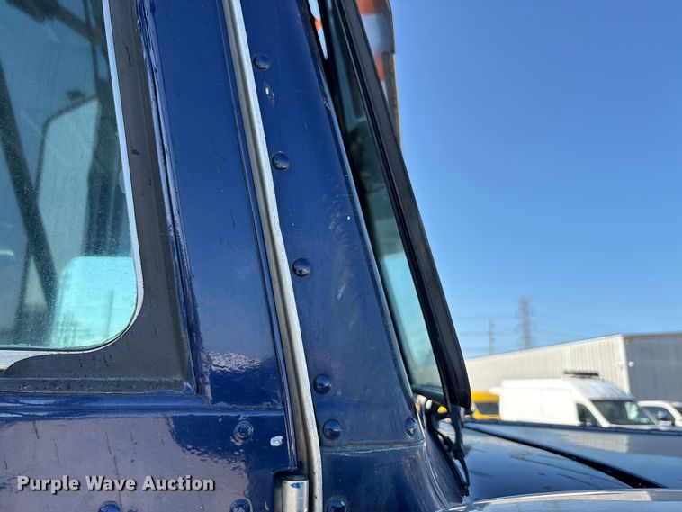 image for item YA0861 2000 Peterbilt 379 dump truck