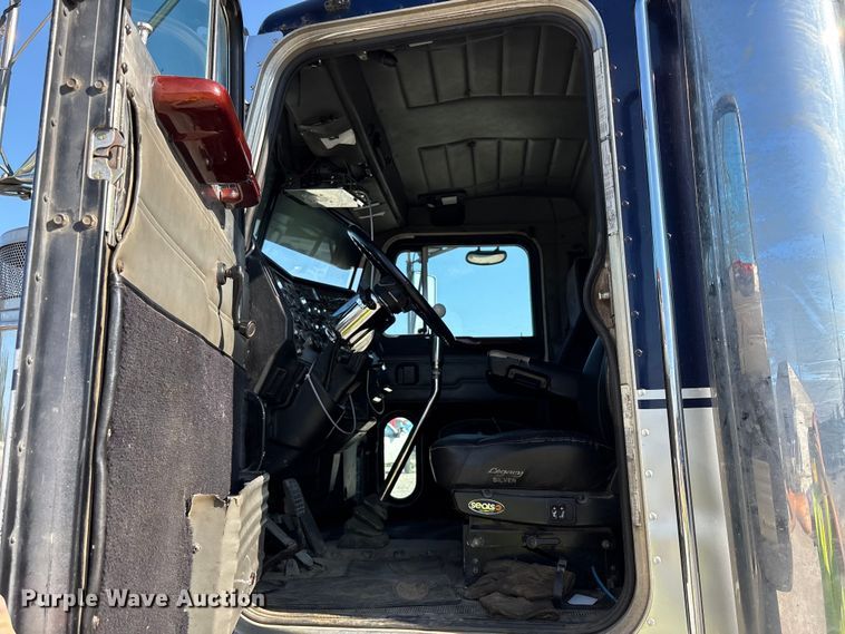 image for item YA0861 2000 Peterbilt 379 dump truck