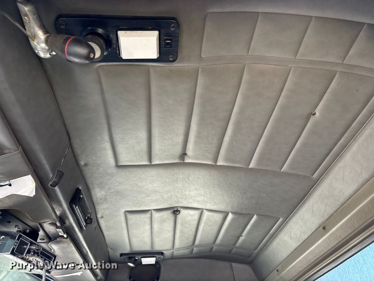 image for item YA0861 2000 Peterbilt 379 dump truck