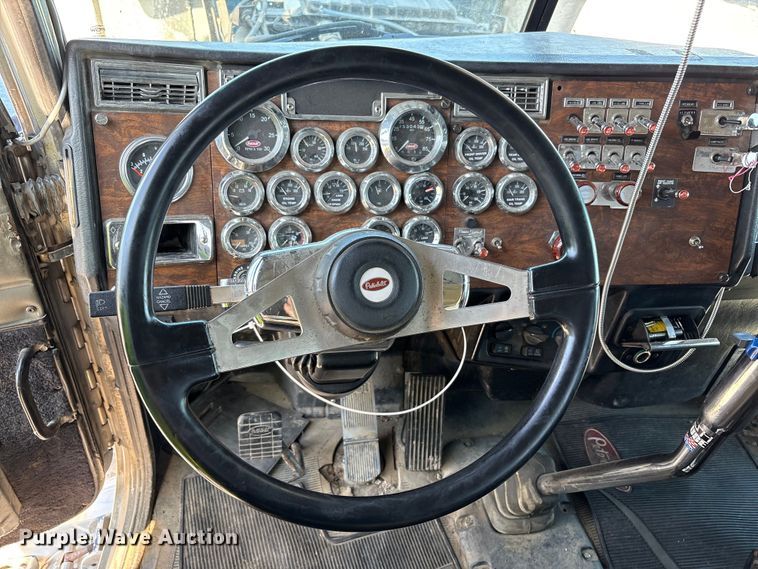 image for item YA0861 2000 Peterbilt 379 dump truck