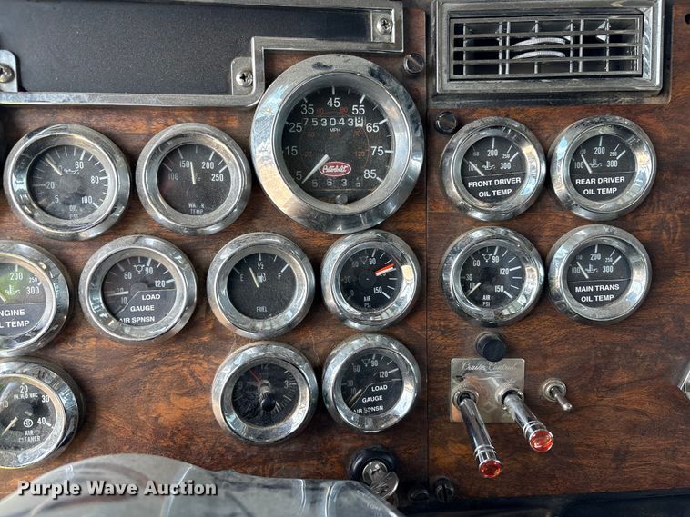 image for item YA0861 2000 Peterbilt 379 dump truck