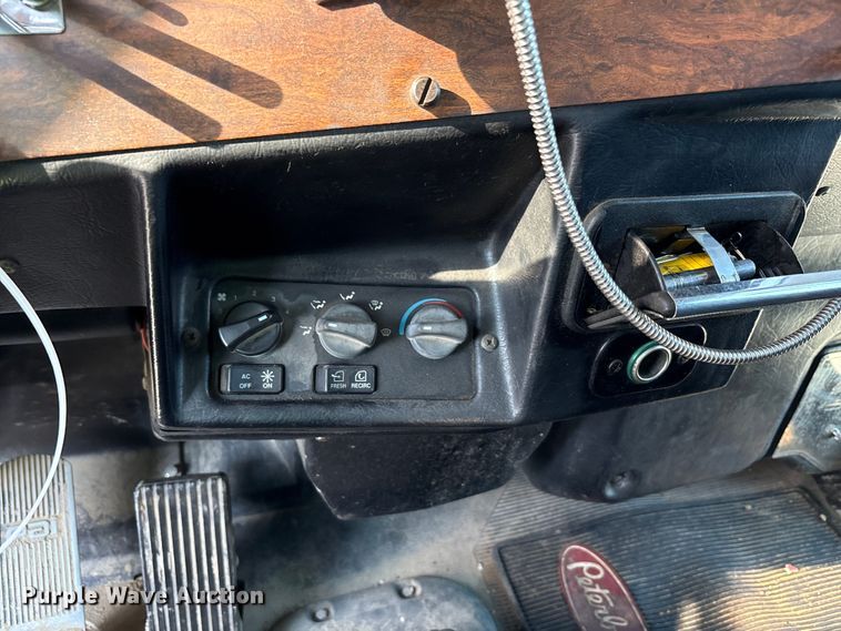 image for item YA0861 2000 Peterbilt 379 dump truck