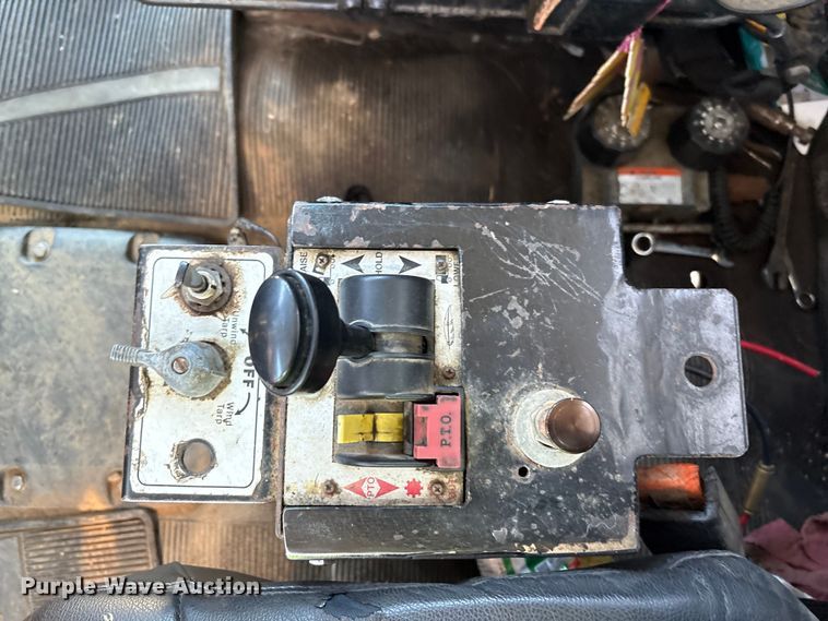 image for item YA0861 2000 Peterbilt 379 dump truck