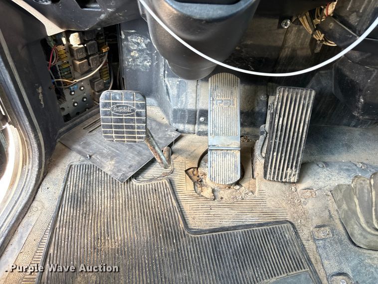 image for item YA0861 2000 Peterbilt 379 dump truck