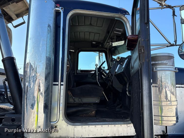 image for item YA0861 2000 Peterbilt 379 dump truck