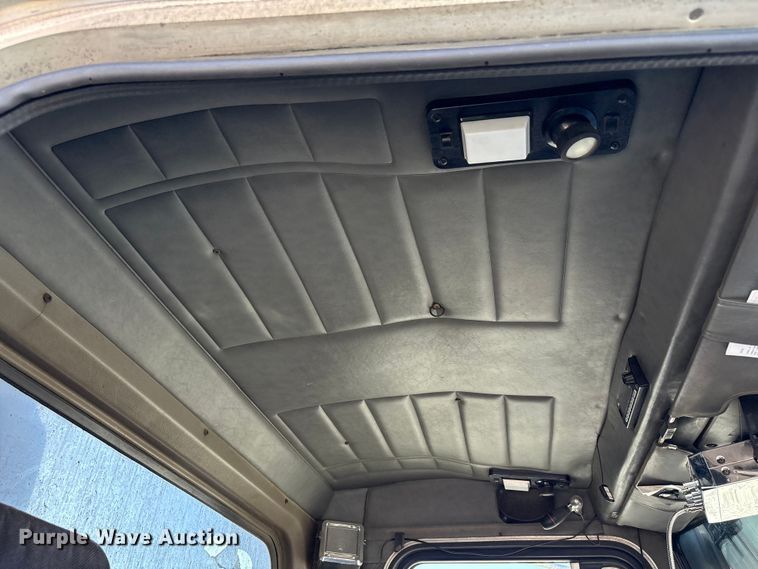 image for item YA0861 2000 Peterbilt 379 dump truck