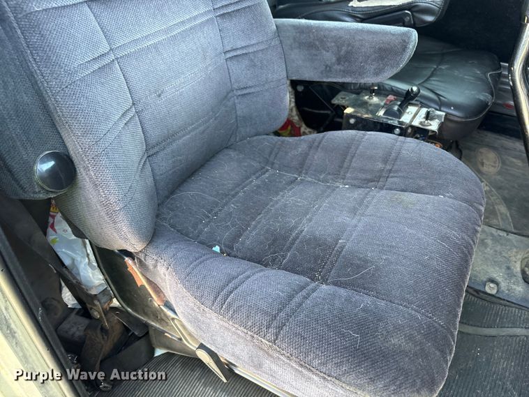 image for item YA0861 2000 Peterbilt 379 dump truck