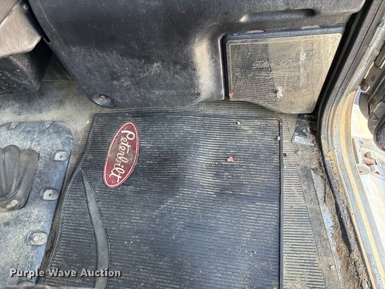 image for item YA0861 2000 Peterbilt 379 dump truck