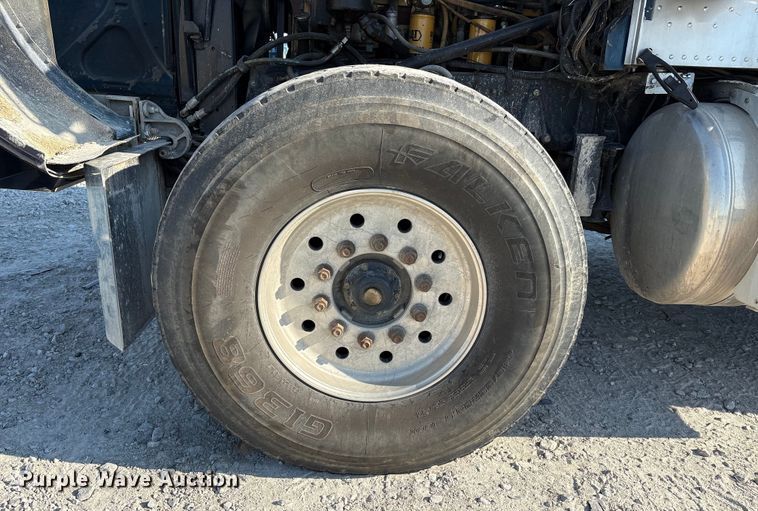 image for item YA0861 2000 Peterbilt 379 dump truck