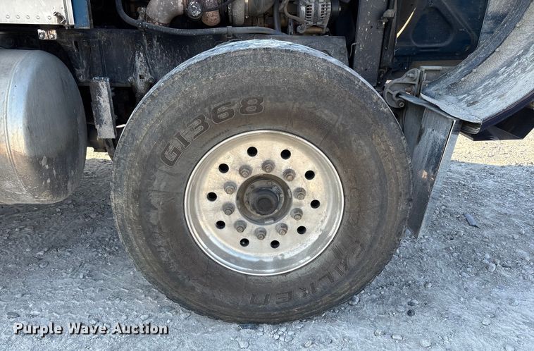 image for item YA0861 2000 Peterbilt 379 dump truck