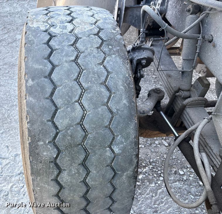 image for item YA0861 2000 Peterbilt 379 dump truck