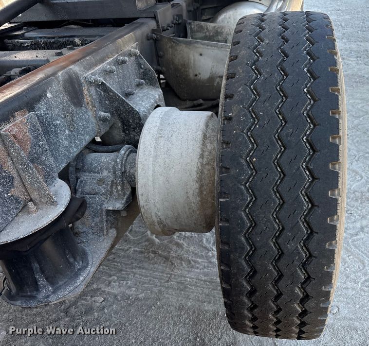 image for item YA0861 2000 Peterbilt 379 dump truck