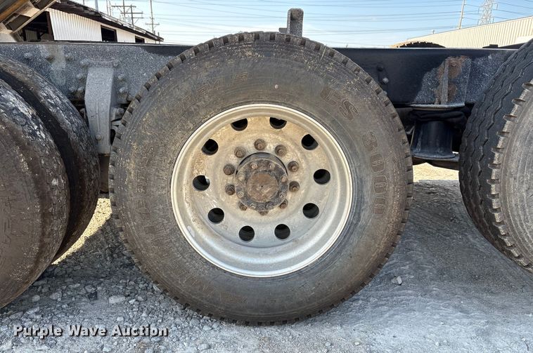 image for item YA0861 2000 Peterbilt 379 dump truck