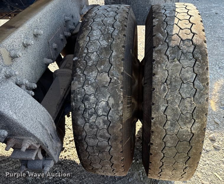 image for item YA0861 2000 Peterbilt 379 dump truck