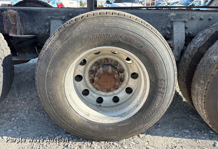 image for item YA0861 2000 Peterbilt 379 dump truck