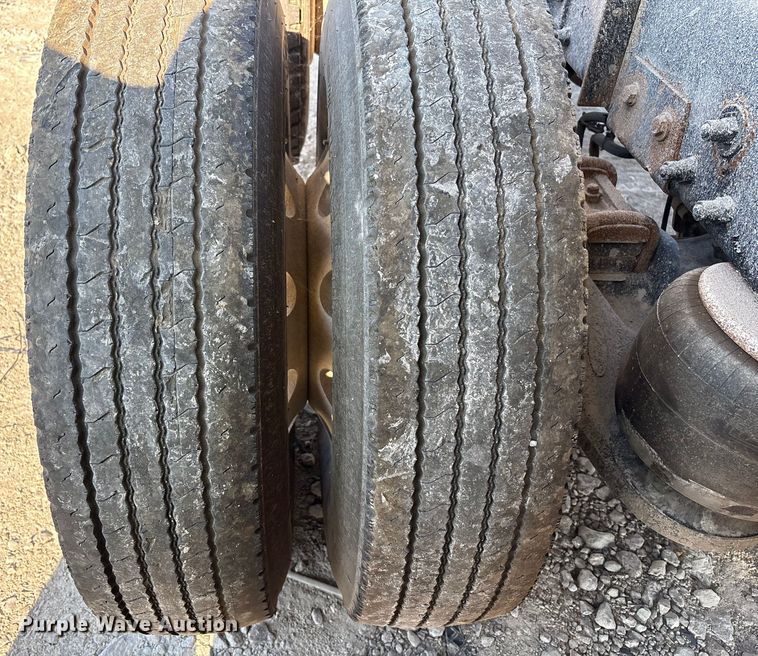 image for item YA0861 2000 Peterbilt 379 dump truck