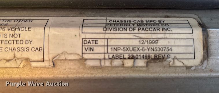 image for item YA0861 2000 Peterbilt 379 dump truck