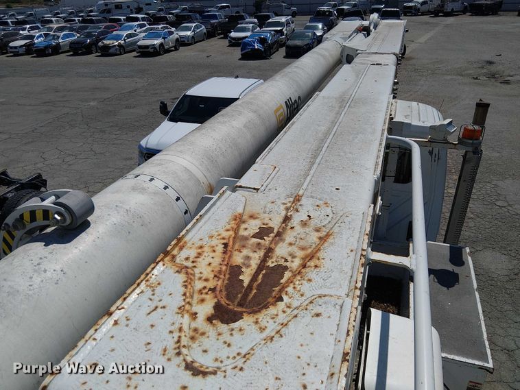 image for item YA0961 2013 International 7300 bucket truck