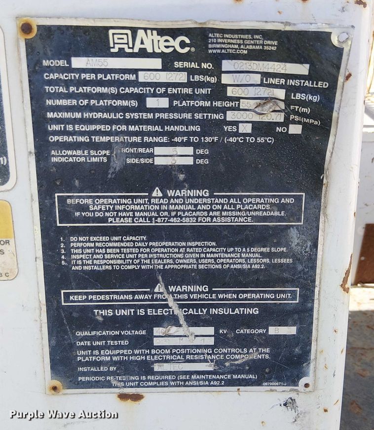 image for item YA0961 2013 International 7300 bucket truck