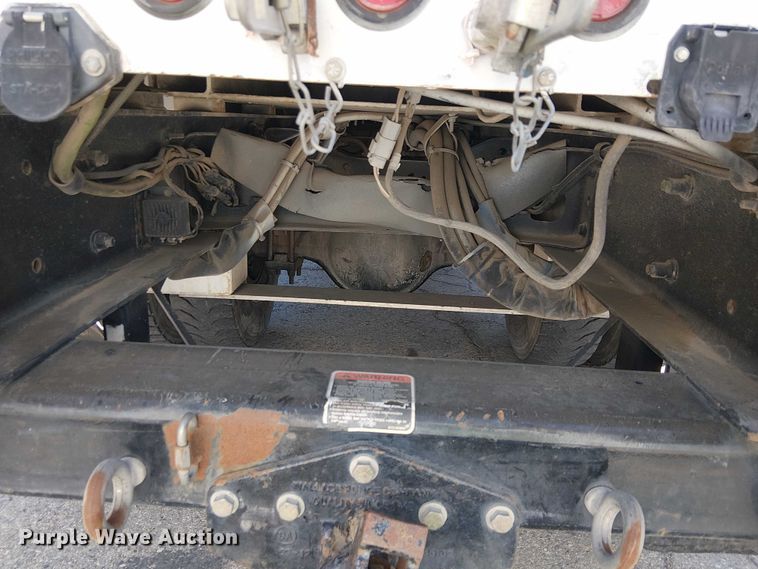 image for item YA0961 2013 International 7300 bucket truck